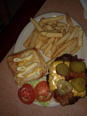 Bacon cheeseburger with fries delicious!!