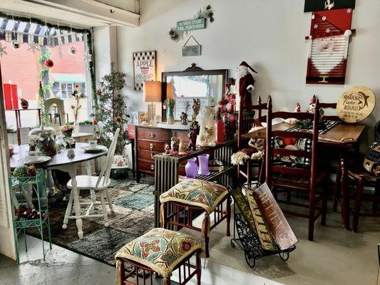 Red Light Antiques & More