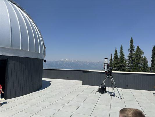 On top you can look at the sun with the telescope.