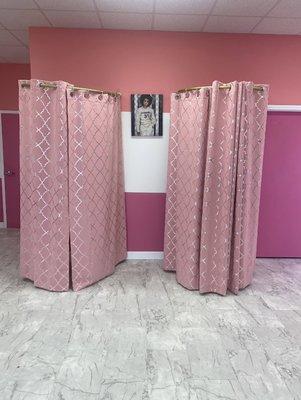 Fitting rooms available