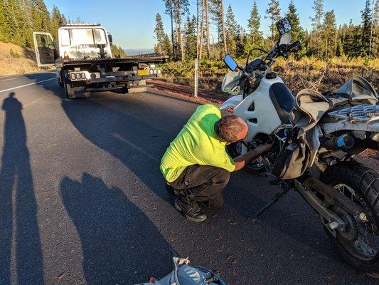 Vic troubleshooting and trying a temporary field repair. It was enough to get me riding home, so I'll take it!