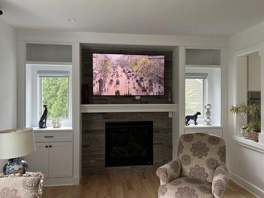 Built-ins, Book case  and mantles
Mantle and Bookcases with Corbels
Custom Coffered Ceiling in Foyer