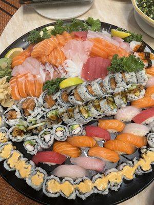 X large sushi sashimi and roll combo