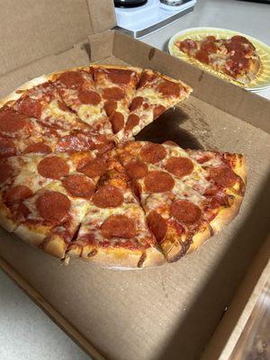 Large pepperoni and cheese