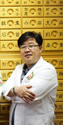 Dr. Kang