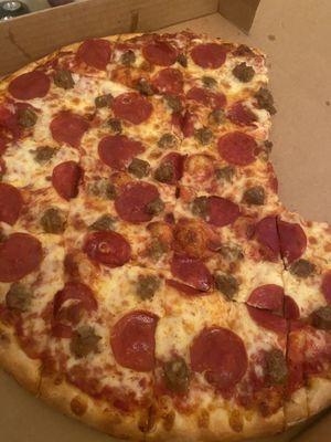 Sausage and pepperoni Pizza