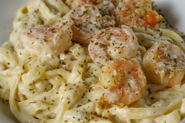 Fettuccini Alfredo w/shrimp