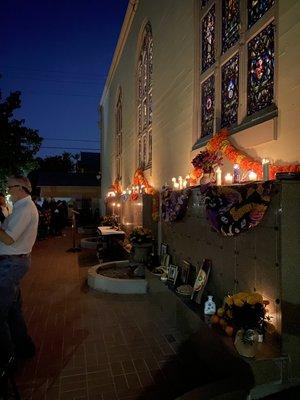 The columbarium decorated for the Día de los Muertos service.