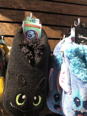 Love these furry HTTYD slipper socks