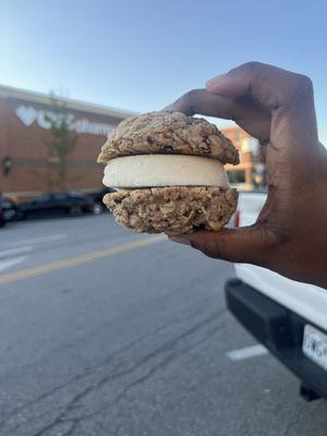 Ice cream sandwich