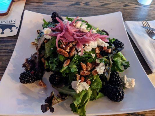 Blackberry goat cheese salad