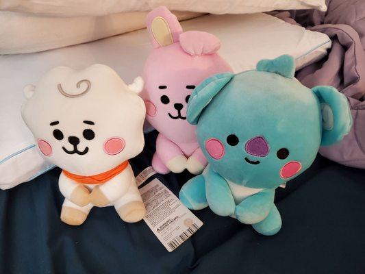 BT21 plushies