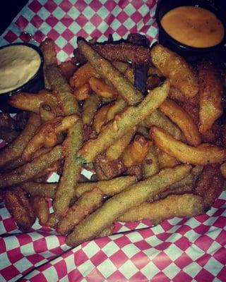 Fried green beans, eggplant, and onions with dipping sauce