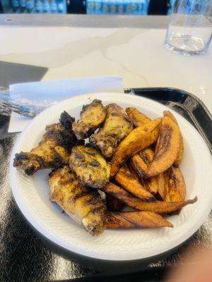 Chicken wings and dodo fries.. SO GOOD!!