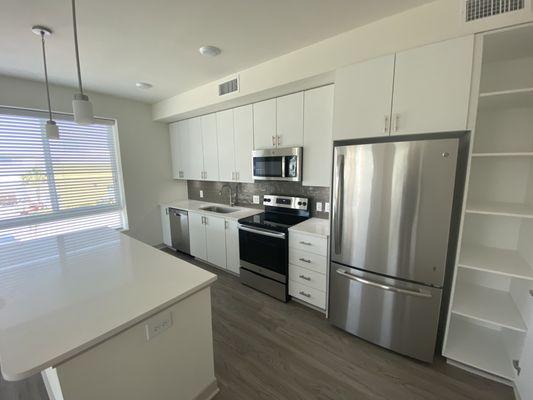 Unfurnished 2 bedroom 2 bathroom corner unit. Beautiful spacious kitchen with all the amenities and tons of storage.