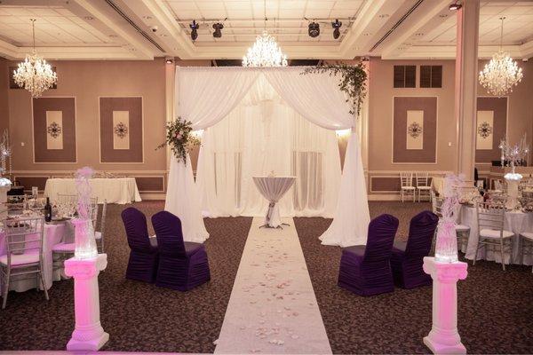 Aisle and chuppah for wedding