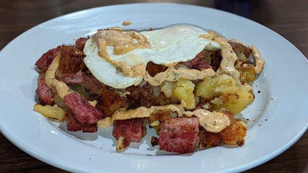 Smokin' Corned Beef Hash & eggs w/chipotle aioli