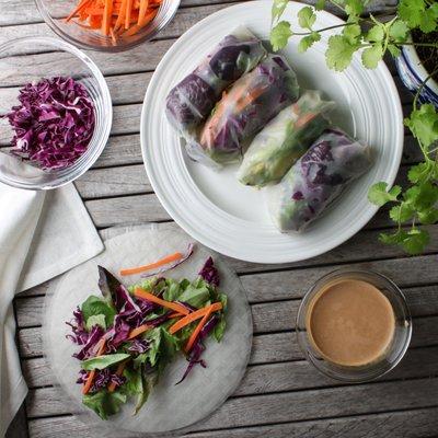 Spring rolls with Thai peanut sauce