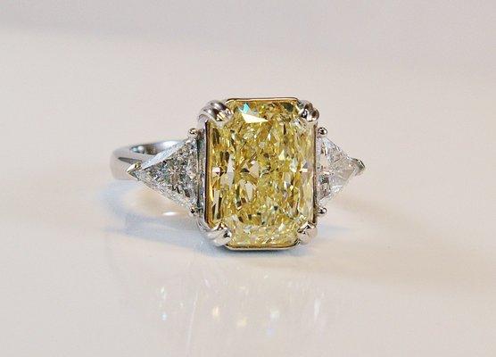 7.15ct Fancy yellow radiant cut diamond in platinum