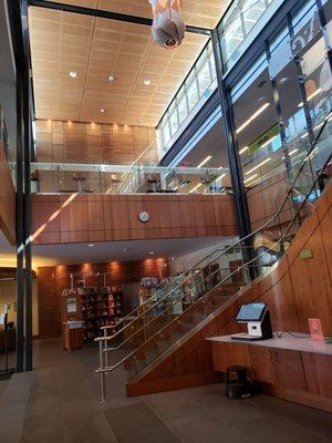 What a beautiful, modern, spacious, detailed and thoughtful library, love at fist visit