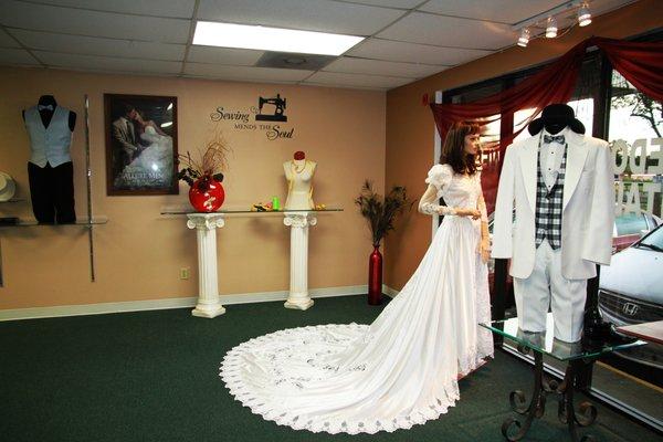 Tuxedo Rental 813-887-5834 8802 Rocky Creek Tampa, 33615