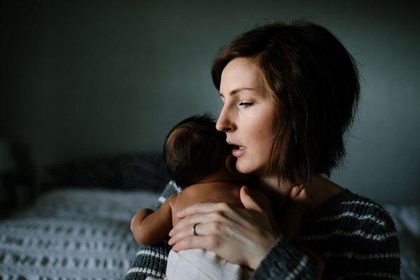 Newborn photography by Seattle documentary family photographer Anna Nodolf.