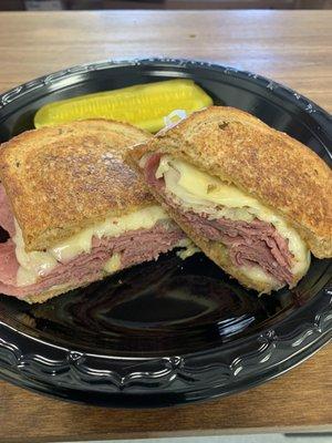 House made Corned Beef Rueben