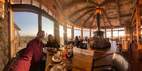 Western dining room with 270 degree views of Top of the Rock Lake, Legends of Golf PGA golf course and Chapel of the Ozark's.