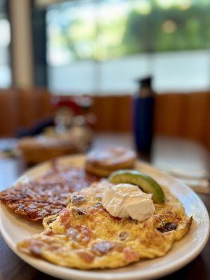 MONTEREY OMELETTE sans mushroom! Portions are to share - unless you're hungry.