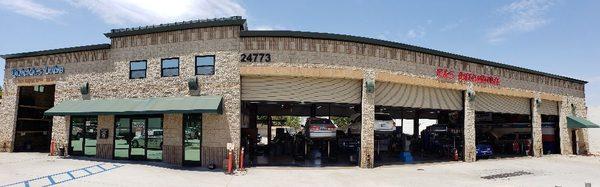 Front view of R&S Automotive's fifteen bay facility