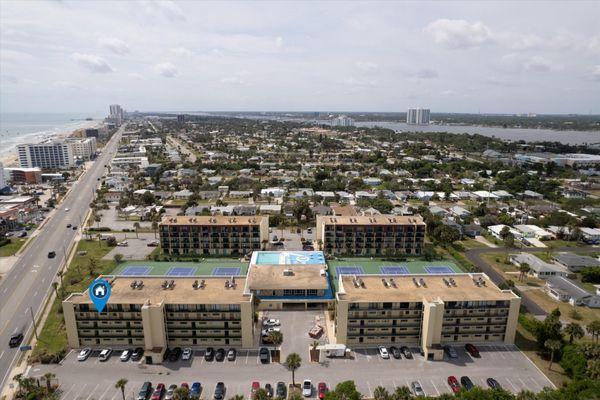 Furnished condo for sale! Beach access. Daytona Beach!