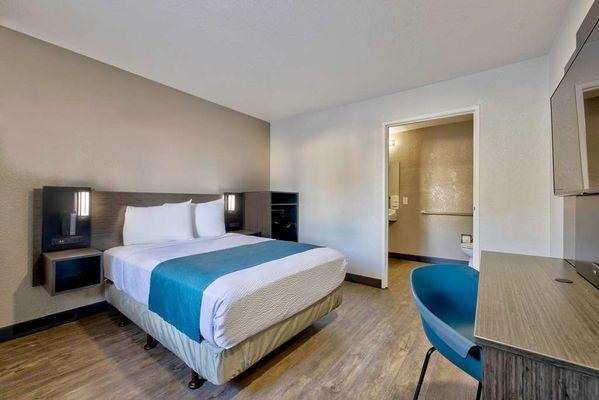 Motel Anaheim CA Fullerton Single Full ADA