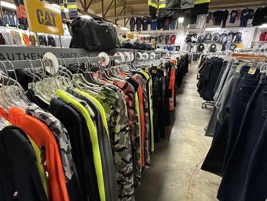 Discover a collection of Caterpillar brand apparel, including T-shirts, long sleeves, pants, Shorts, Hats, socks, Jackets, and more.