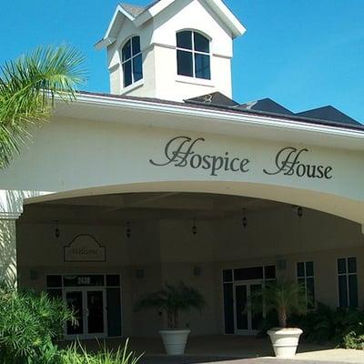 Main entrance - Hope Hospice House in Cape Coral