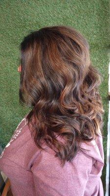 Caramel highlights with a chocolate base