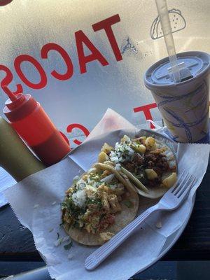 Left: Huevo a la mexicana. Right: chorizo con papas (potato & chorizo) . And of course a Cafe de Olla. Soooo daaammnnn goooooood y'all!