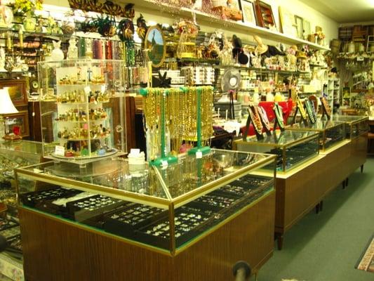 Antique and vintage beads, old trade beads and crystals. Vintage hats, gloves and linens at Antique Haven 5805 W. Glendale Ave.