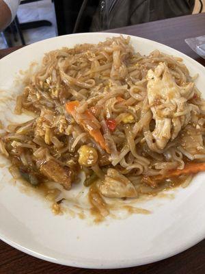 Pad Thai with chicken- large servings and very flavorful