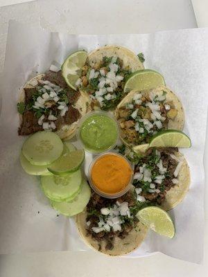 Tacos de asada y pollo