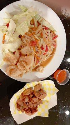 Papaya salad, Fried meatballs