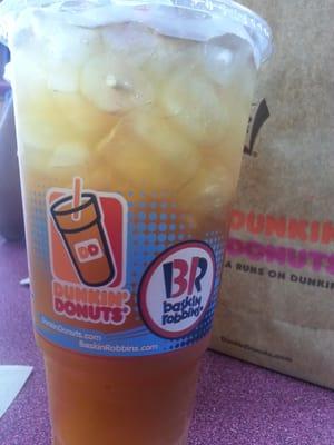 Large iced peach tea, very sweet (asked for very sweet). It's good.