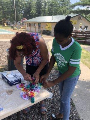 WHO LOVES TO TIE DYE???