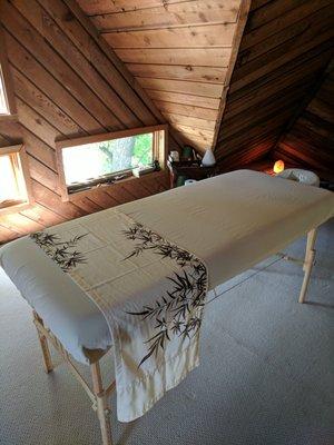 Quiet, healing space for your Reiki session