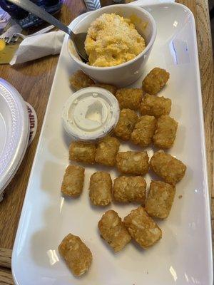 Kids mac & cheese with tater tots