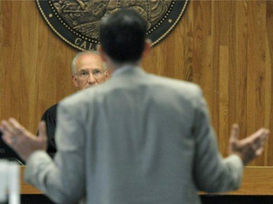 Mr. Makler pictured fighting for his client in Court.