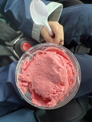 Strawberry single scoop of ice cream