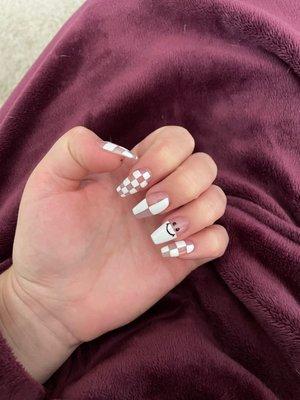 White checkered nails