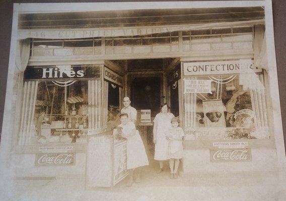 446 Elizabeth Ave circa 1922.   This was my Grandparent's candy store before it became Hub Liquors in the 1950's and now is La Bamba Liquor