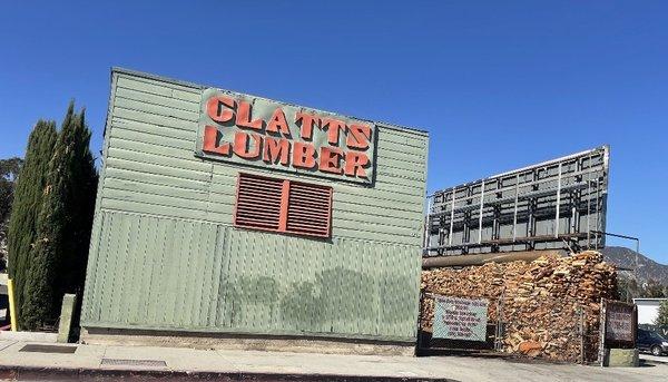 Glatt's Lumber on building But search for Glatt's Firewood on maps