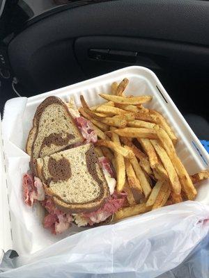 Reuben Basket